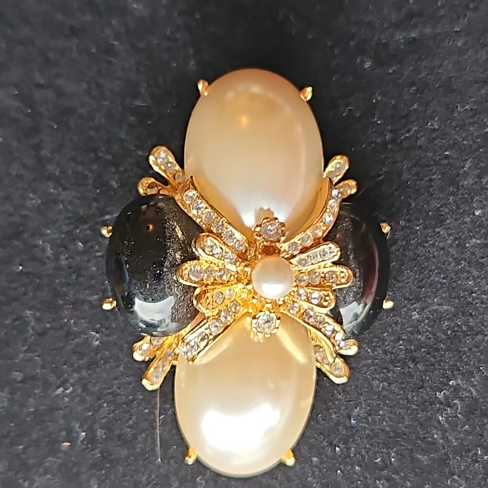Joan rivers pin